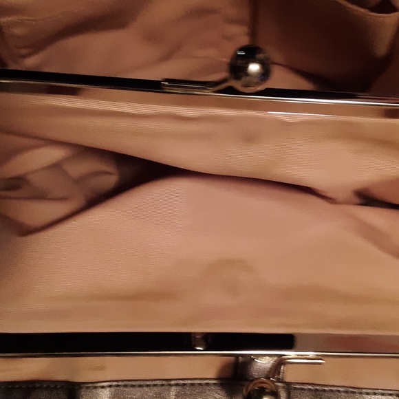 Fabulous Coach handbag! - Picture 4 of 13